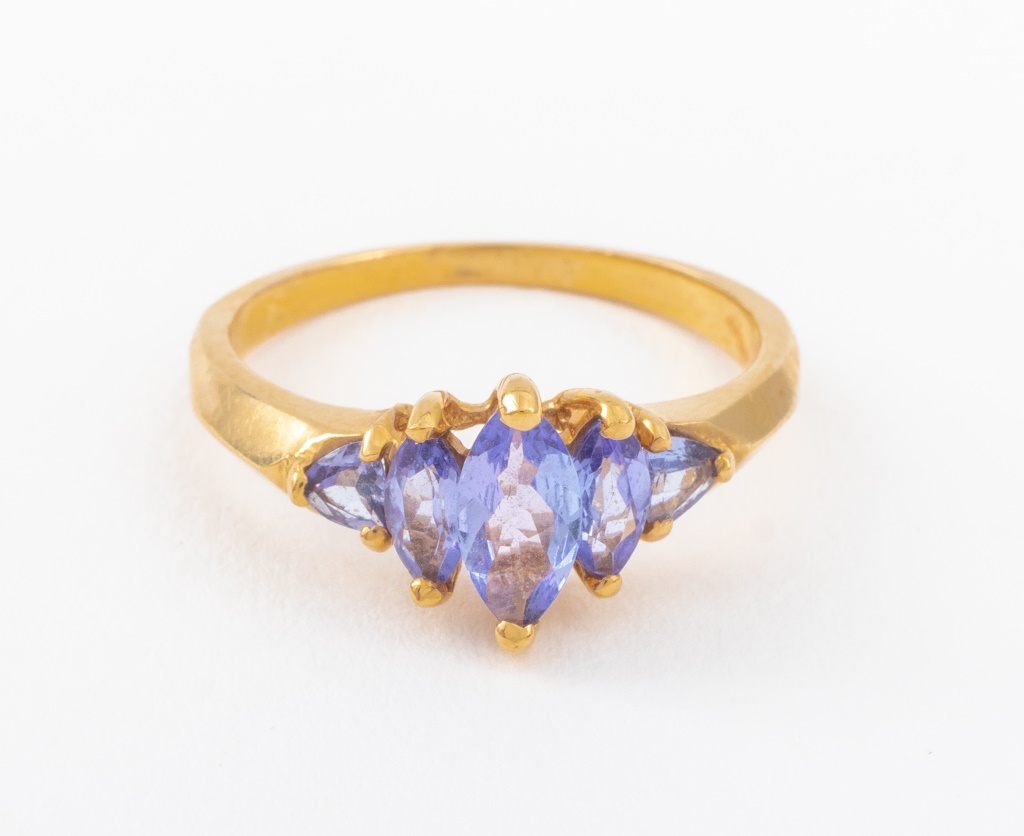 Appraisal: K YELLOW GOLD TANZANITE RING K yellow gold tanzanite ring