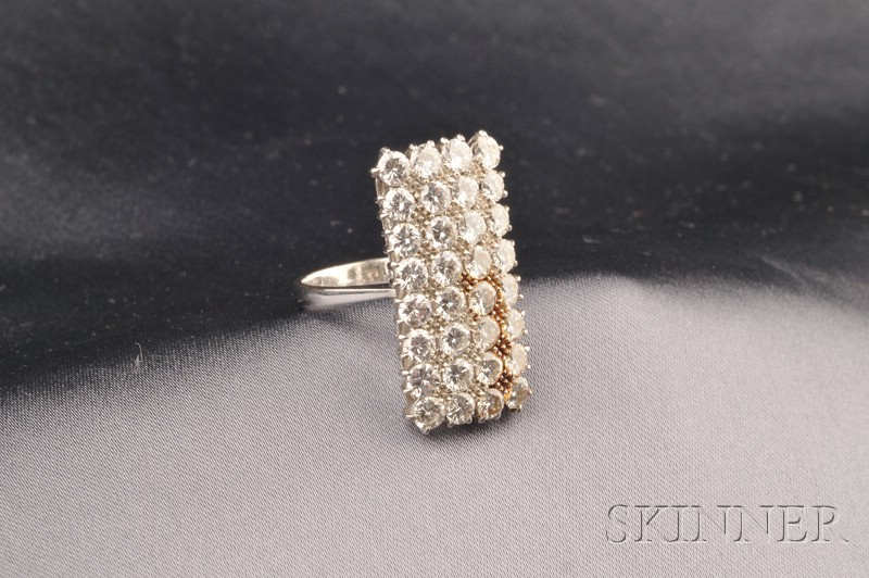 Appraisal: kt White Gold and Diamond Ring set with thirty-two full-cut