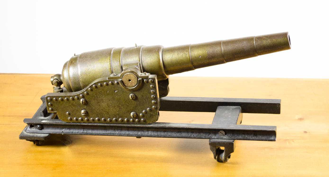 Appraisal: ARMORERS MODEL OF THE ARMSTRONG SEA COAST CANNON the heavy