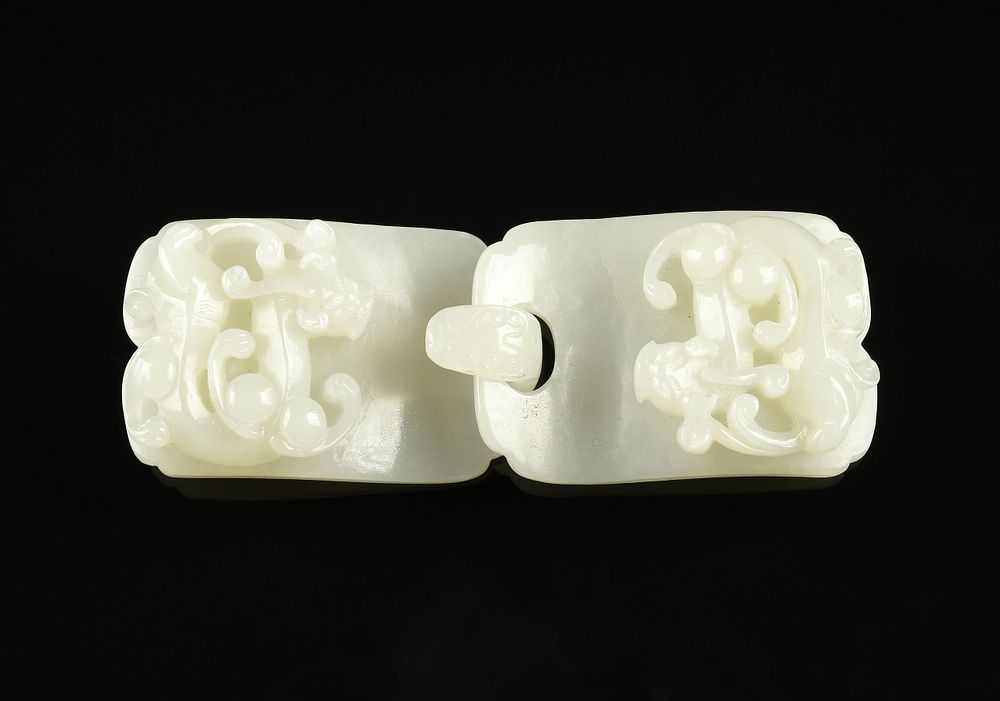 Appraisal: A CHINESE PALE CELADON GREEN JADEITE JADE BELT BUCKLE LATE