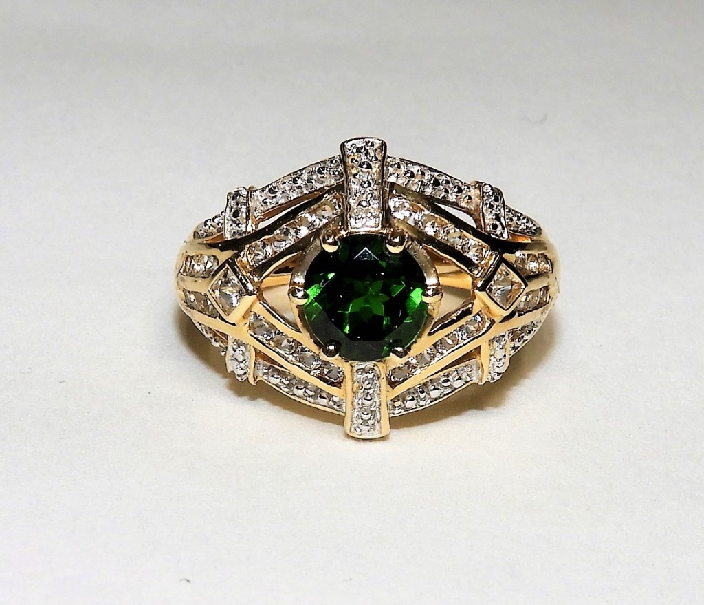 Appraisal: EMERALD WHITE SAPPHIRE LADY'S K GOLD RING China ContemporaryRound cut