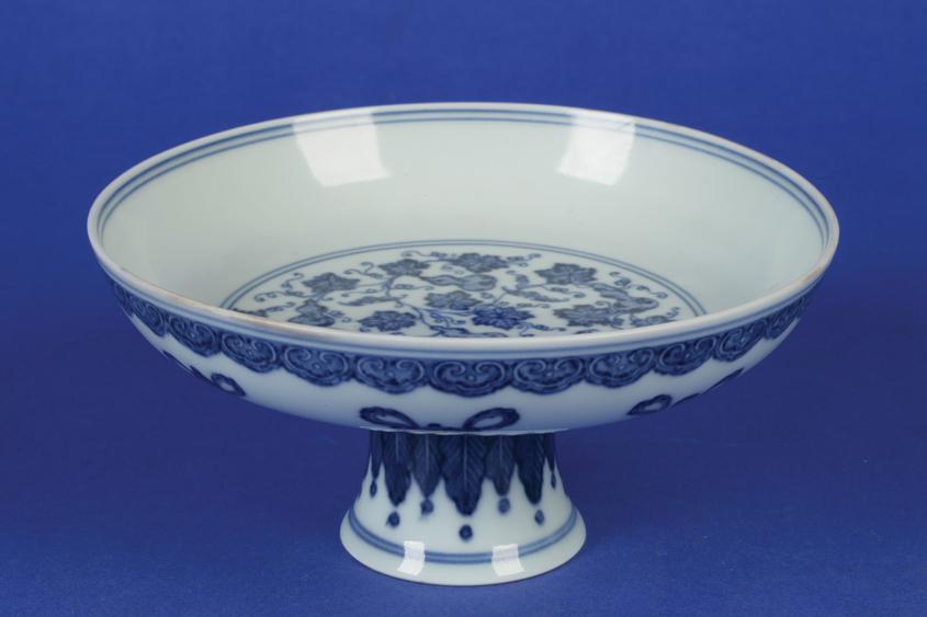 Appraisal: A CHINESE BLUE AND WHITE STEM DISH the top with