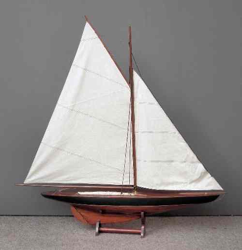 Appraisal: A mahogany ''Pond Yacht'' in the form of a Dutch