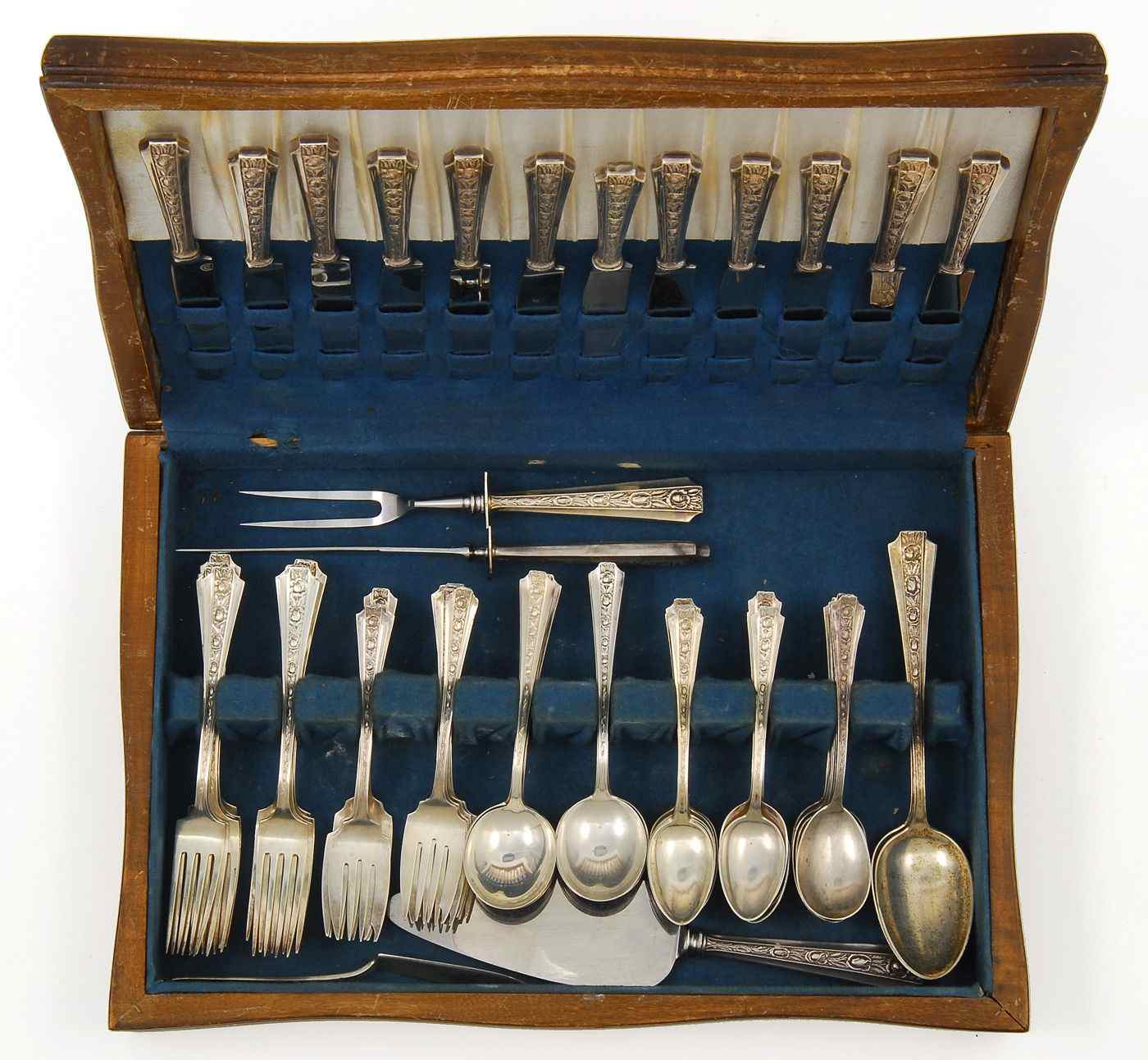 Appraisal: TOWLE CASED STERLING SILVER FLATWARE SETIn the Talisman Rose'' pattern