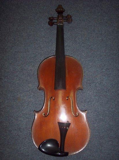 Appraisal: A twin back violin bearing a label Chipot Vuillame a