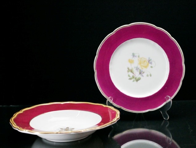 Appraisal: A set of nineteen cabinet plates together with a set