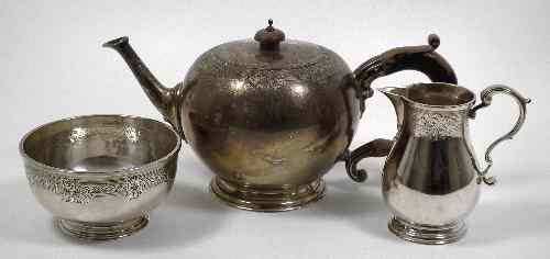 Appraisal: A George V plain silver three piece tea service of