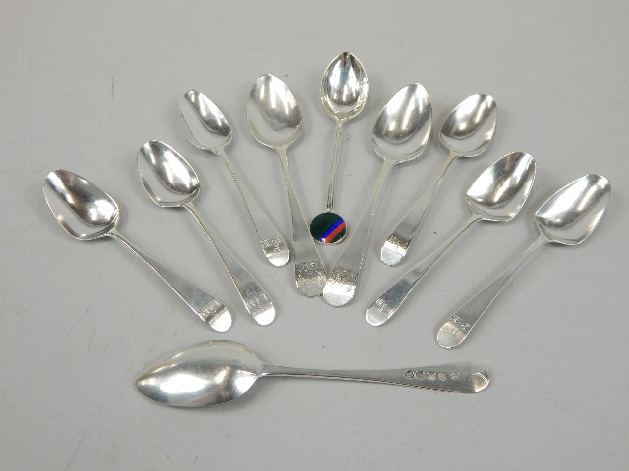 Appraisal: Various George V and other silver teaspoons P P E