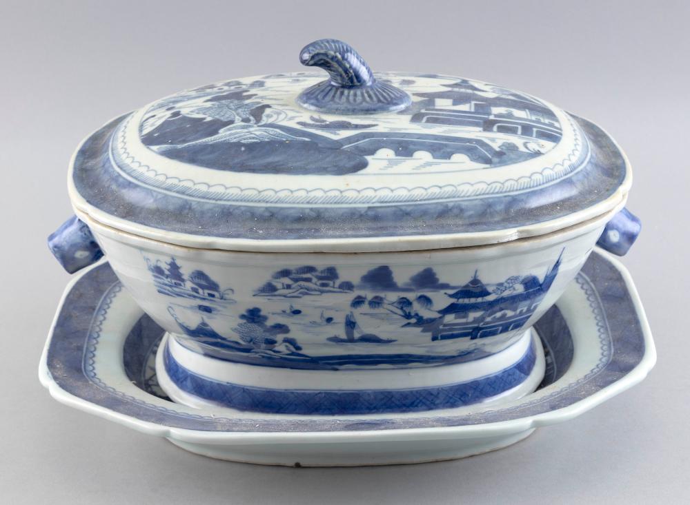 Appraisal: CHINESE EXPORT PORCELAIN TUREEN AND PLATTER TH CENTURY LENGTHS AND