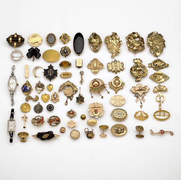 Appraisal: VICTORIAN JEWELRY AND FRAGMENTS Approximately sixty pieces including gold GF