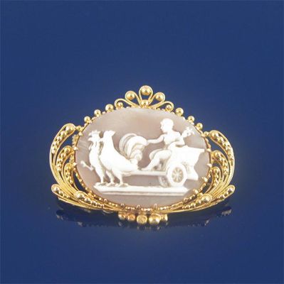 Appraisal: An early Victorian cameo brooch the shell cameo carved with