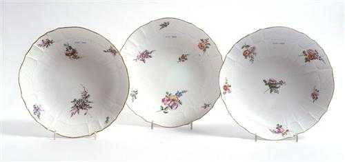 Appraisal: SET OF THREE BOWLS 'COMPOTIERS MOSA QUES' S vres -