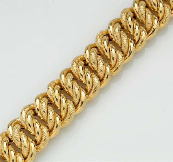 Appraisal: An eighteen karat gold link necklace Italy weighing approximately grams