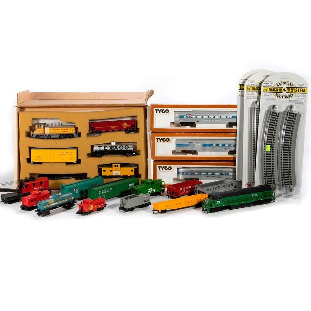 Appraisal: Lot of HO trains Locomotives Passenger Cars Freight Cars Mattel