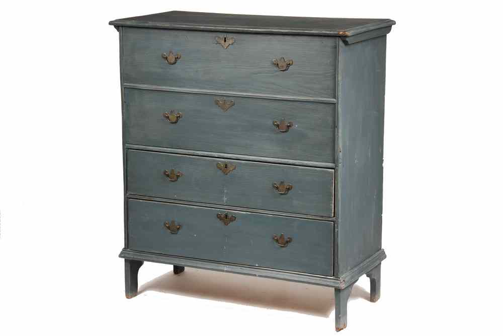 Appraisal: BLANKET CHEST - th c Pine Blanket Chest in Dump