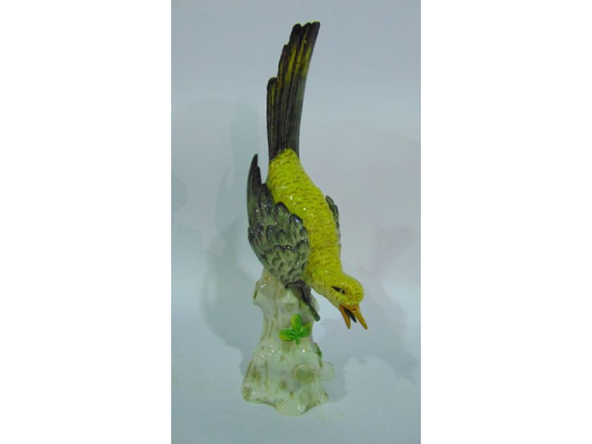 Appraisal: A th century continental model of a bird probably by