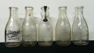 Appraisal: Dairy Dairy- clear quart bottles Warren OH- including 'Gillmer Fenn'