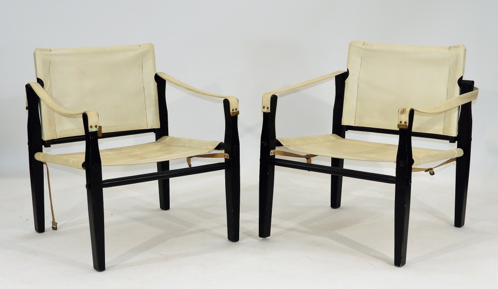 Appraisal: PAIR GOLD MEDAL FOLDING FURNITURE CO SLING CHAIRS United States