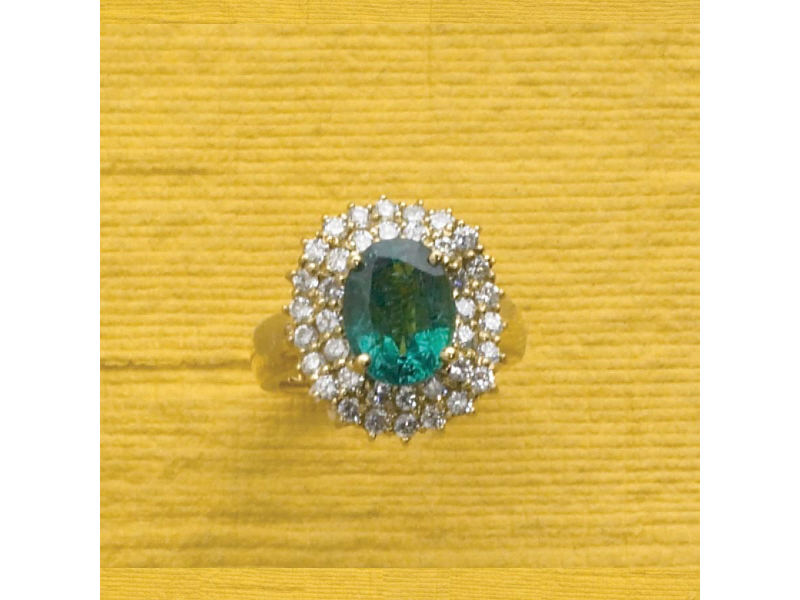 Appraisal: EMERALD AND DIAMOND RING k yellow gold ladies ring set