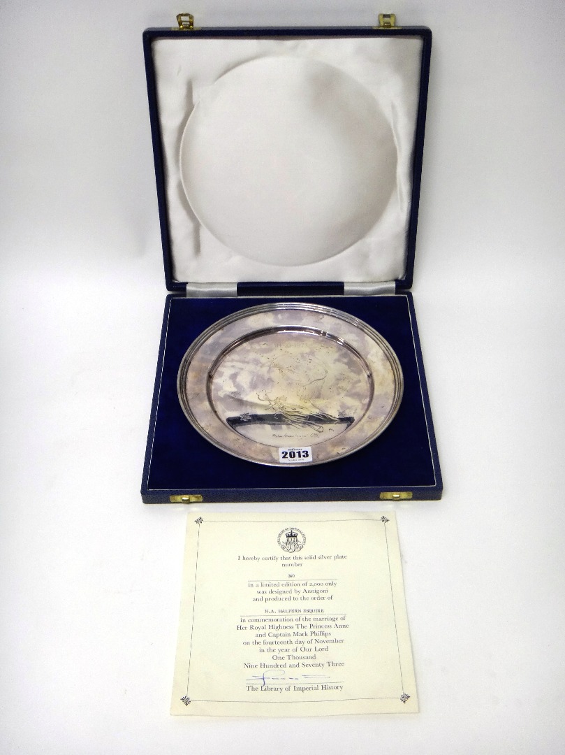 Appraisal: A silver circular dish commemorating the marriage of Princess Anne