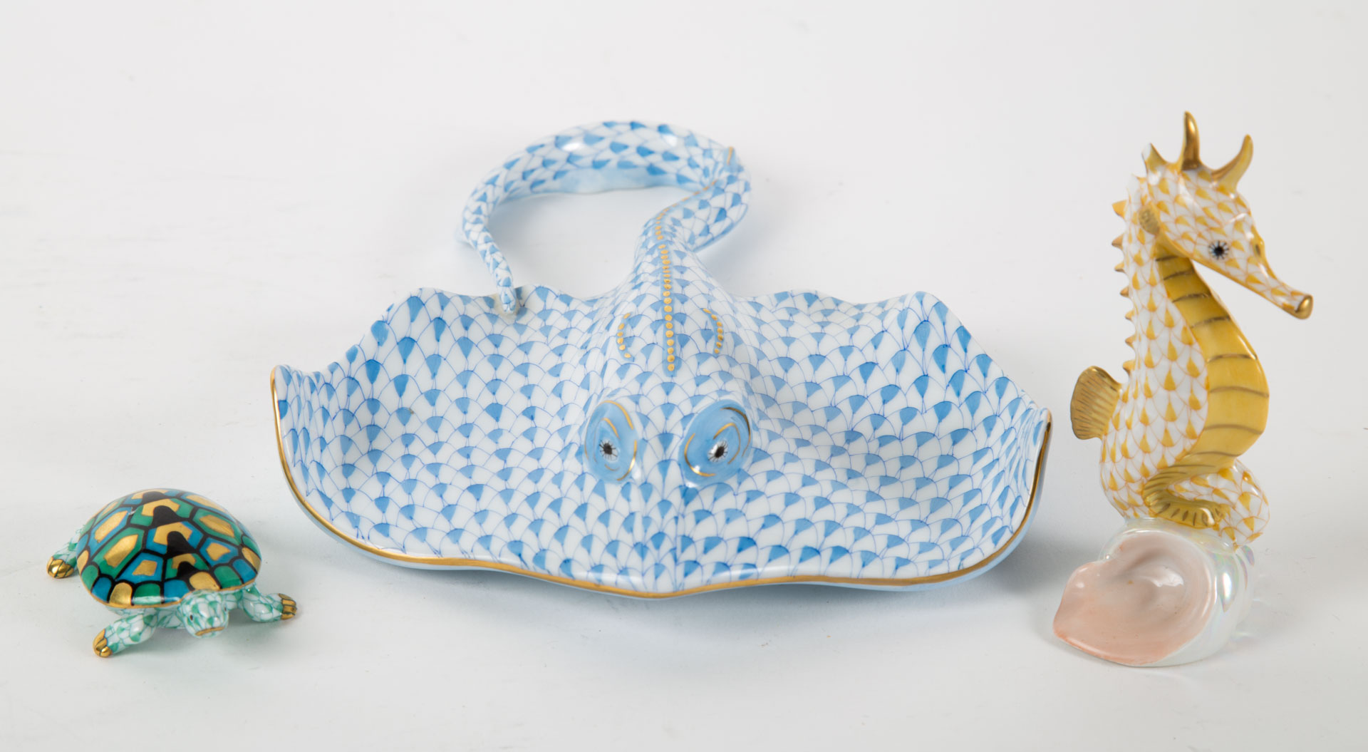 Appraisal: Three Herend porcelain animals stingray in blue Fishnet pattern in