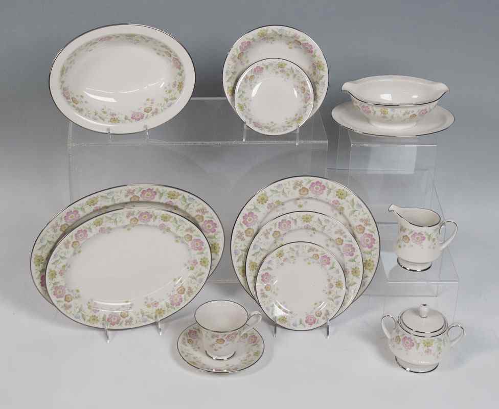 Appraisal: NORITAKE FINE CHINA SERVICE FOR IN THE FLIRTATION PATTERN Approx