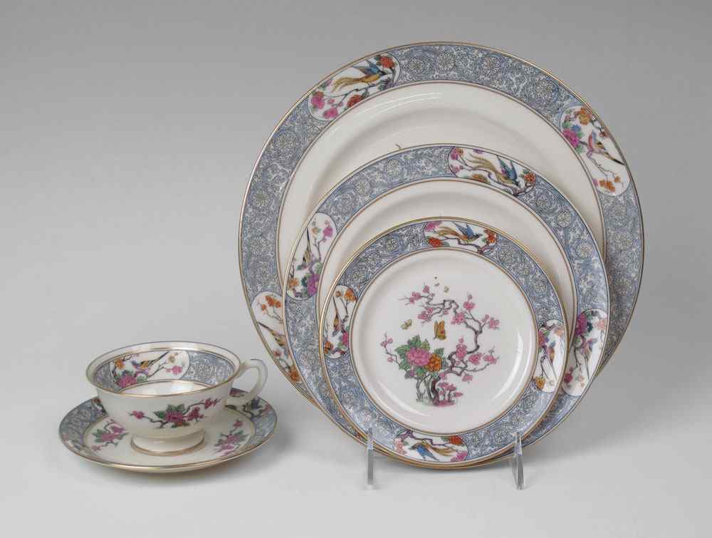 Appraisal: LENOX MING FINE CHINA Approx pieces in the Ming Birds