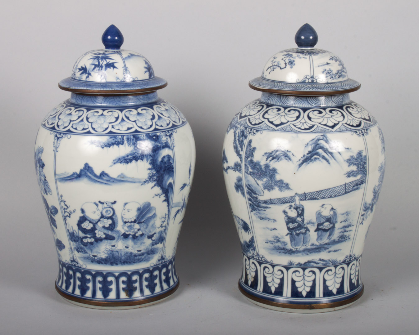 Appraisal: Pair of Chinese Export style porcelain jars each jar with