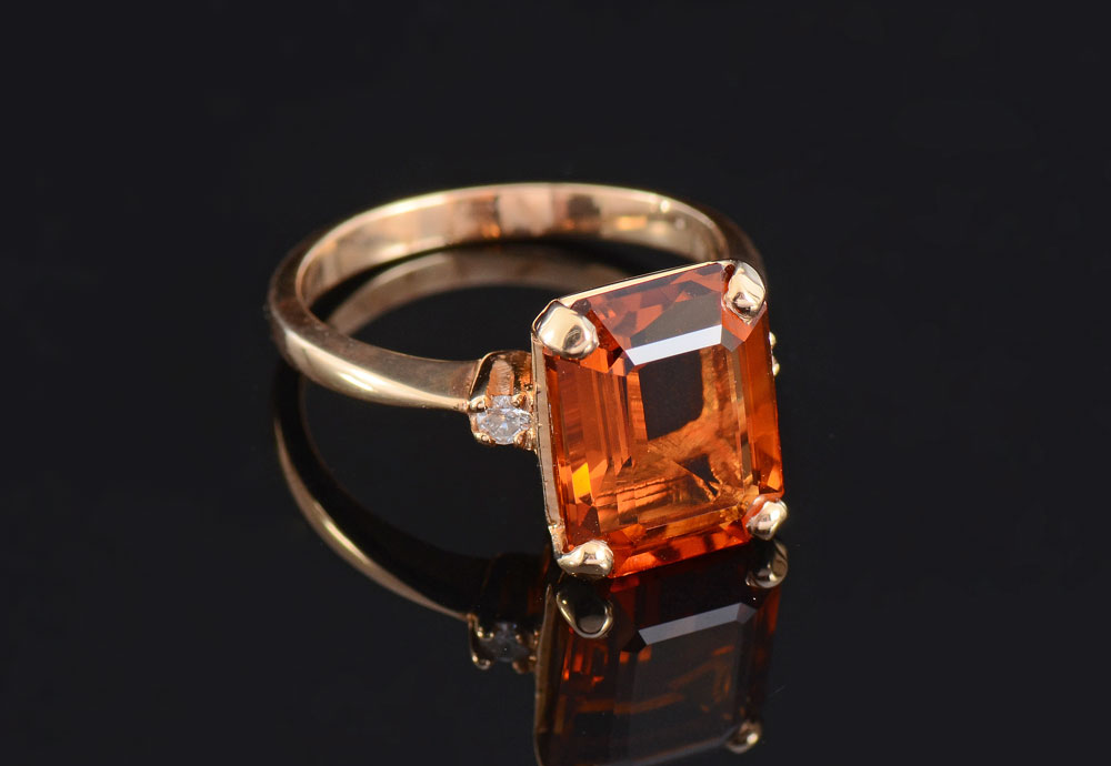 Appraisal: CT MADEIRA CITRINE RING K yellow gold ring show casing