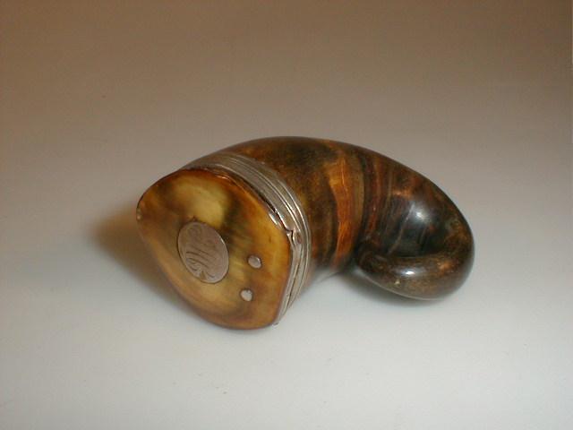 Appraisal: Georgian ram's horn snuff mull with silver mounted hinged lid