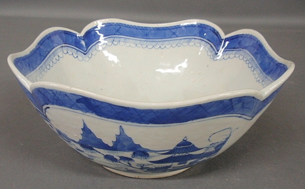 Appraisal: - Chinese Canton porcelain cut-corner bowl c h x w