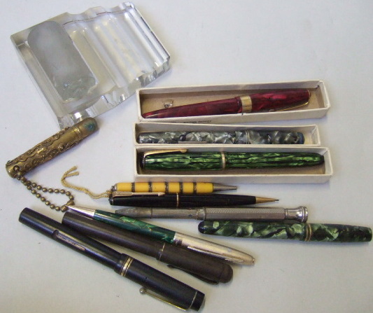 Appraisal: A quantity of fountain pens and other writing equipment including