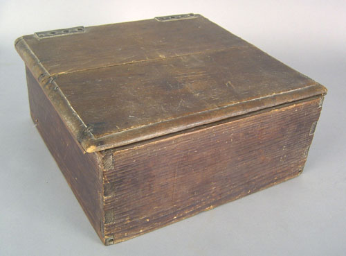 Appraisal: New England pine box ca with compartmented interior h w