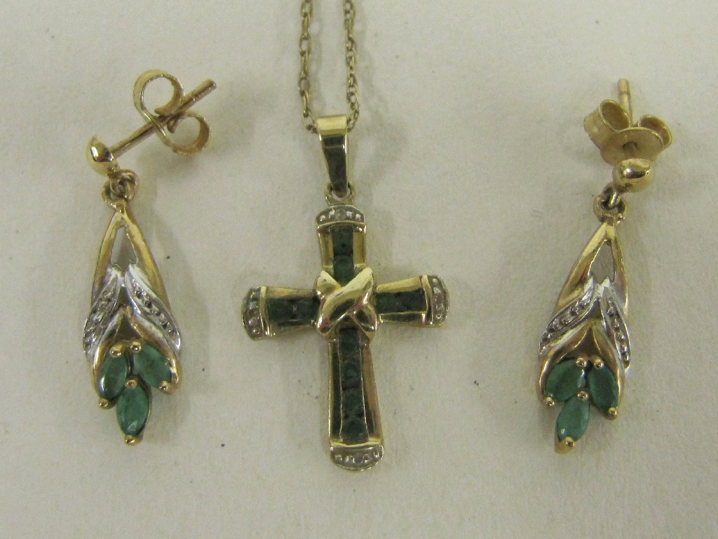 Appraisal: Lot comprising ct gold emerald set cross pendant on ct