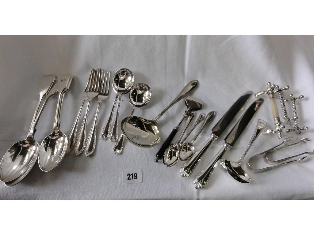 Appraisal: A quantity of plated flatware including Queens Design pattern wares