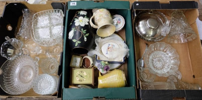 Appraisal: A collection of pottery and glassware to include Brentleigh vase