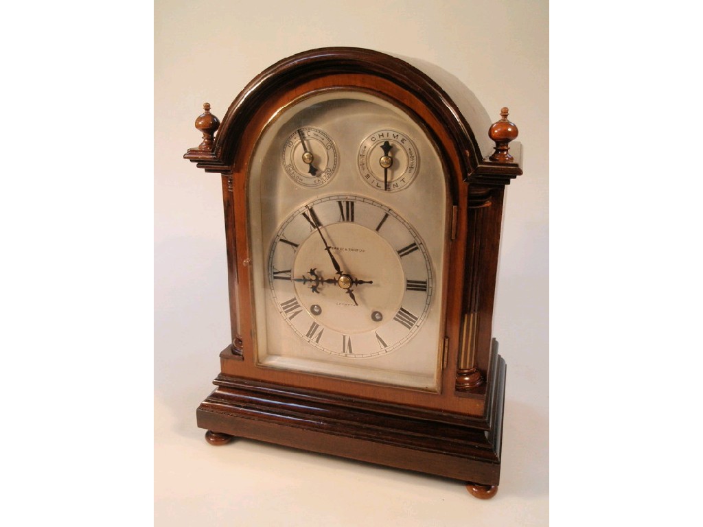 Appraisal: An early thC mahogany cased mantel clock of George III