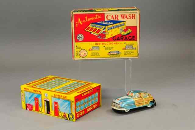 Appraisal: MARX BOXED AUTOMATIC CAR WASH Lithographed tin car wash garage