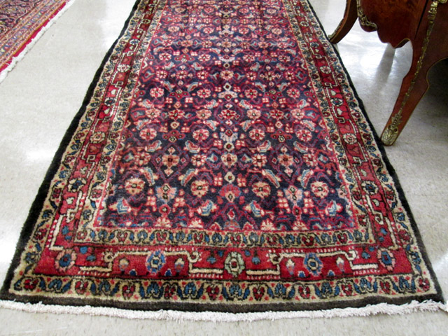 Appraisal: SEMI-ANTIQUE PERSIAN AREA RUG Hamadan Province northwestern Iran hand knotted