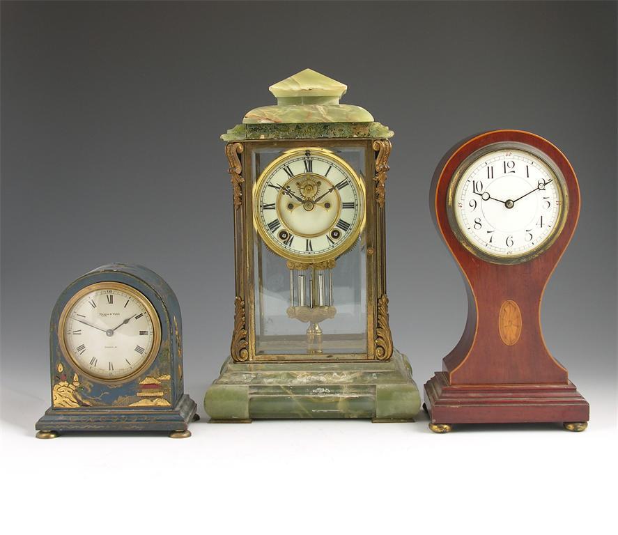 Appraisal: A mahogany balloon case mantel timepiece