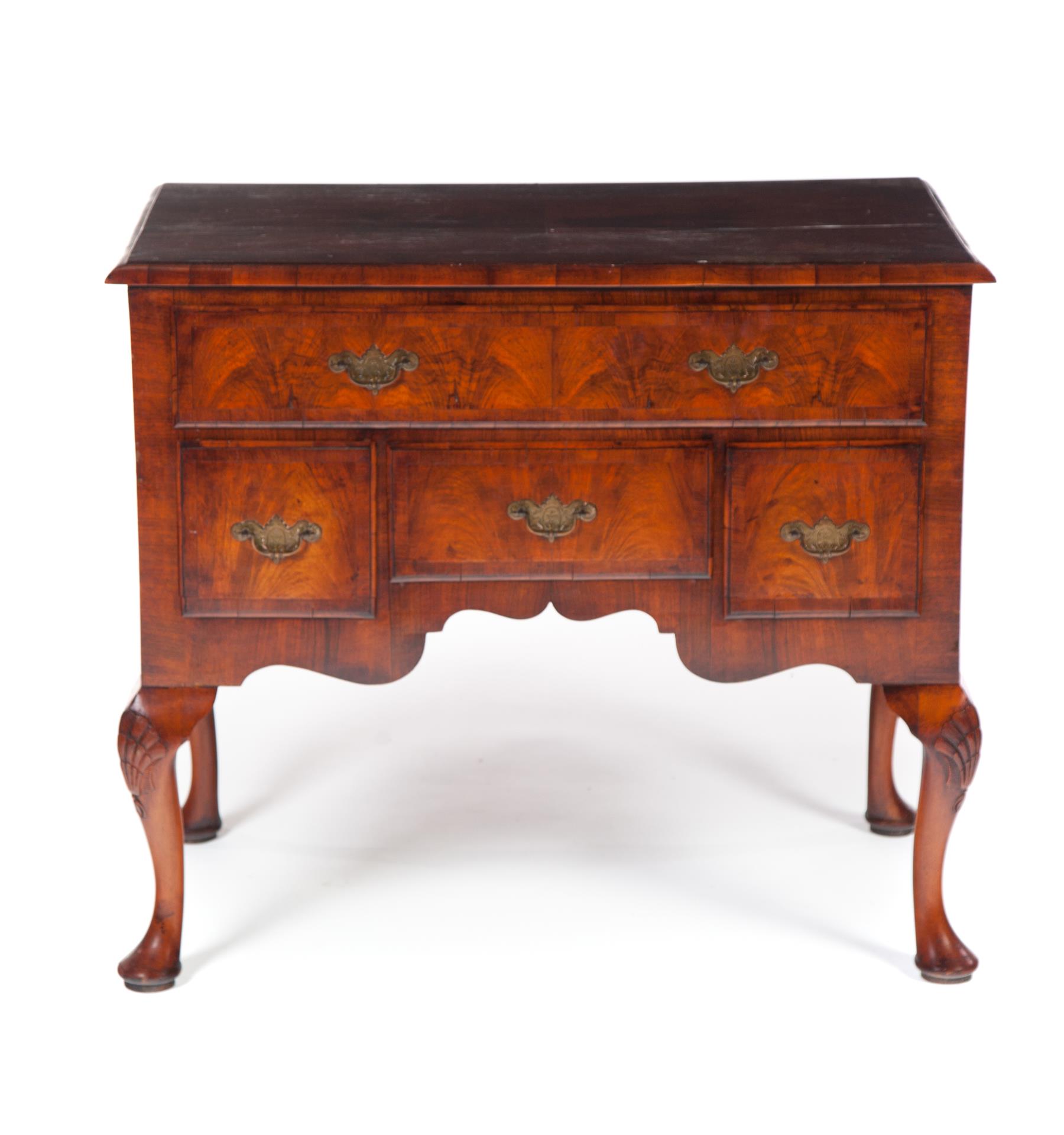 Appraisal: QUEEN ANNE-STYLE DRESSING TABLE England nd half- th century mahogany