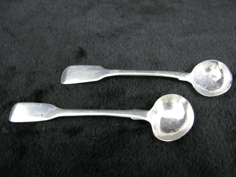 Appraisal: Two Georgian Sterling Master Salt Spoons the first ca and