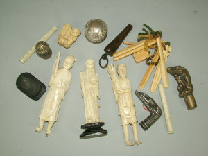 Appraisal: A group of th century carved ivory love tokens in