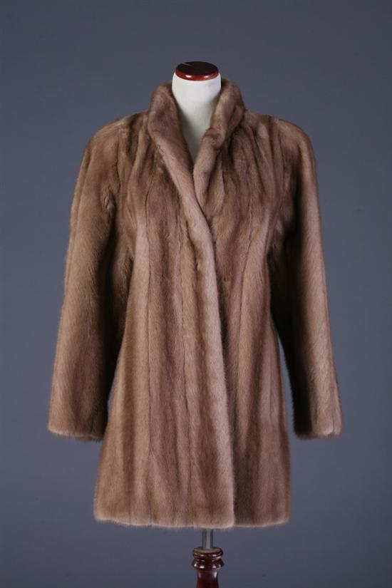 Appraisal: LADY'S BLONDE MINK FUR COAT Retailed Gartenhaus Three-quarter length bust