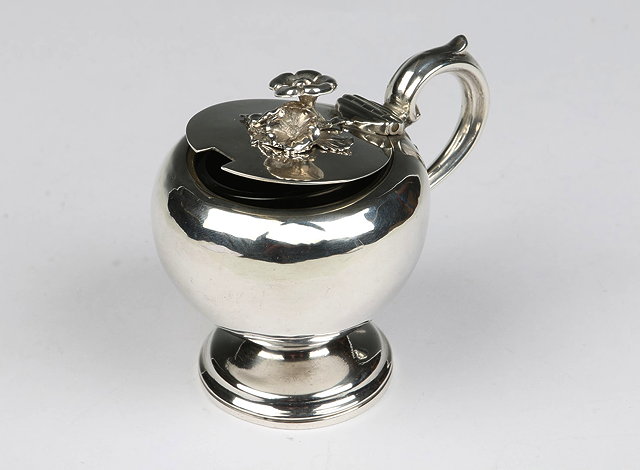 Appraisal: A VICTORIAN SILVER MUSTARD POT of plain baluster form turned