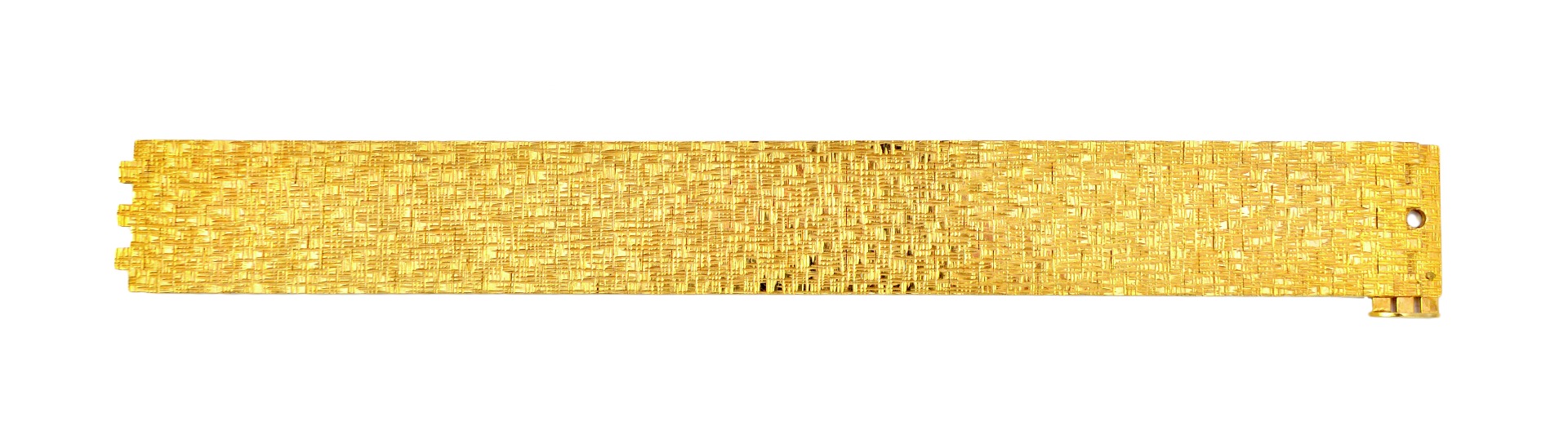 Appraisal: A ct gold wide brick link bracelet having a textured