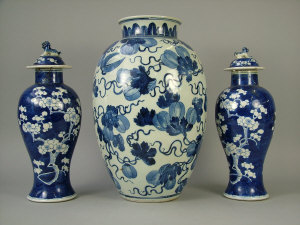 Appraisal: A pair of Chinese blue and white baluster vases painted