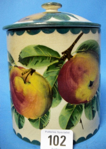 Appraisal: A Early Wemyss Jar Cover decorated with Apples height cm