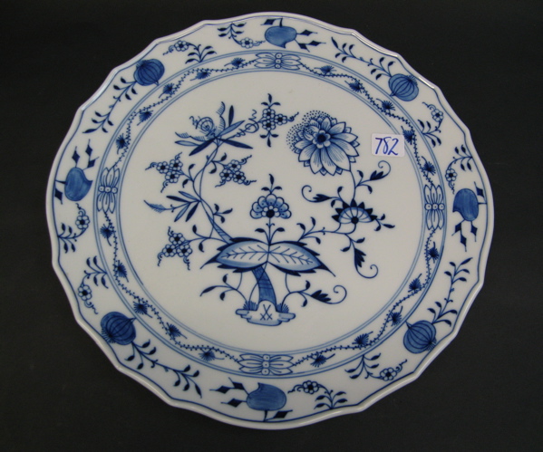 Appraisal: GERMAN MEISSEN PORCELAIN ROUND PLATTER in the Blue Onion pattern