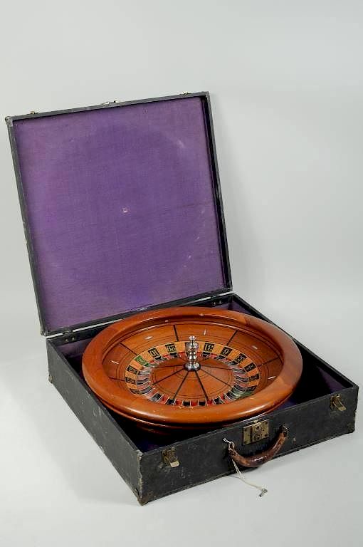 Appraisal: Vintage Cased Gambler's Traveling Roulette Wheel Vintage cased gambler's traveling